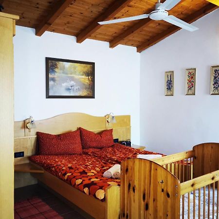 Casa Rustica Con Giardino Villa Caprino Veronese Kültér fotó