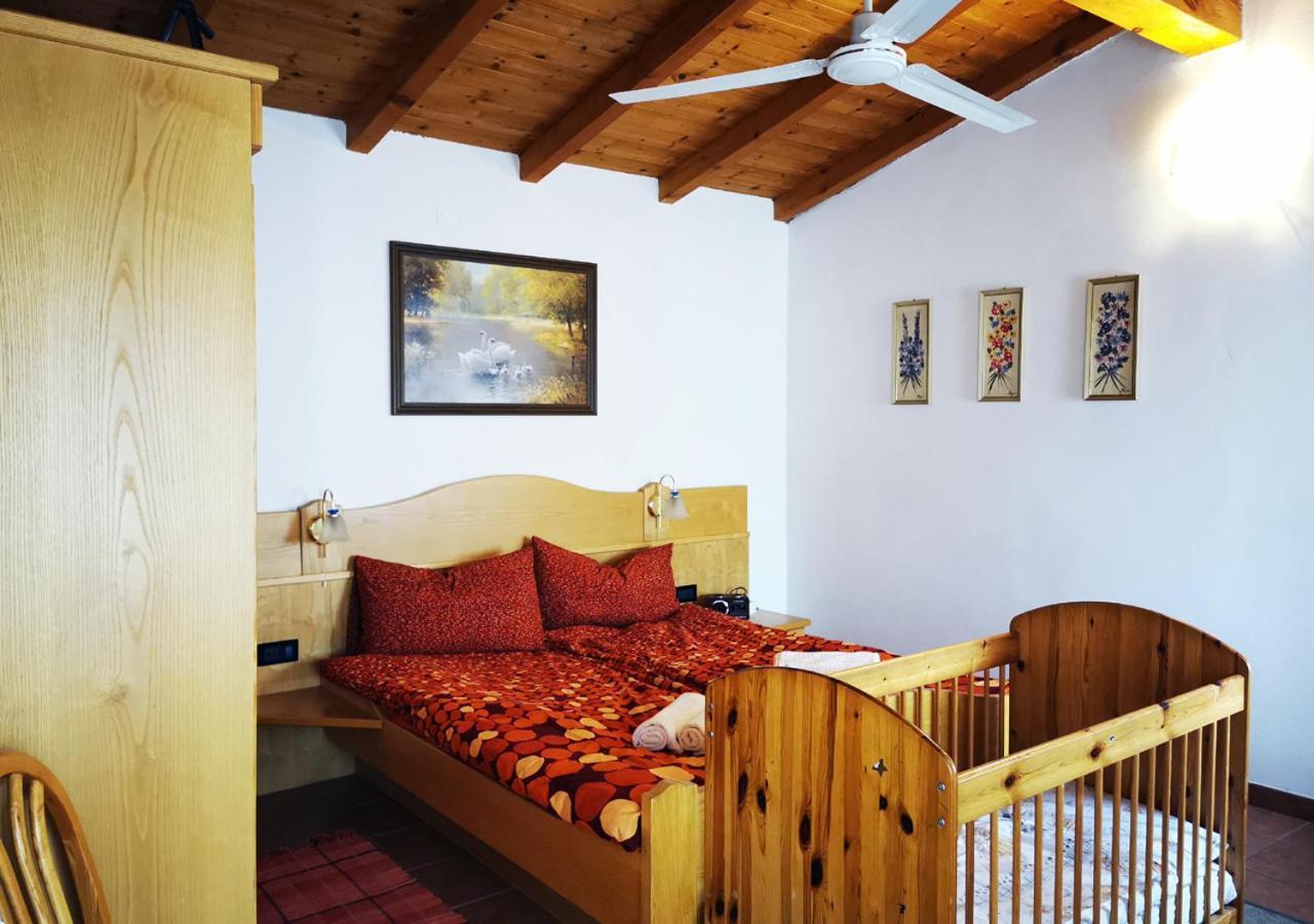 Casa Rustica Con Giardino Villa Caprino Veronese Kültér fotó